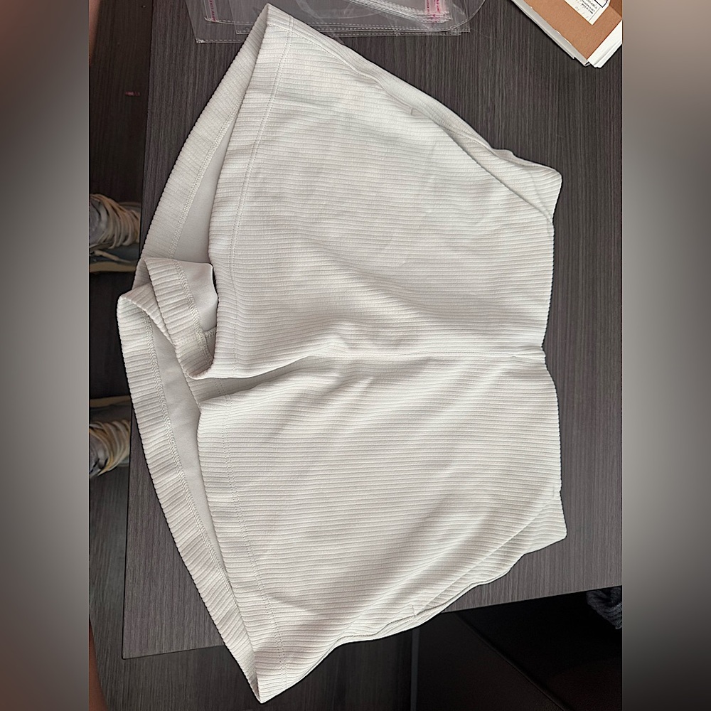 Lululemon size 6 women’s shorts